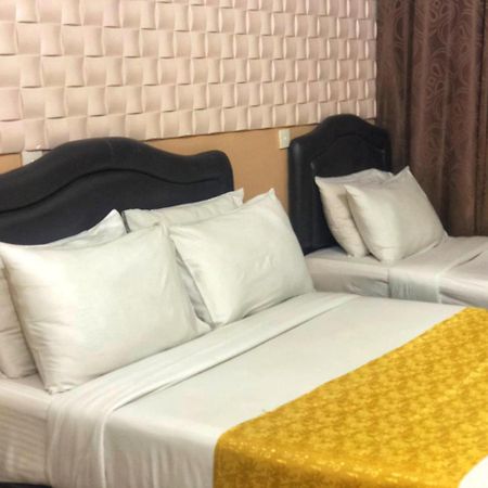 Brize Inn Хулхумале Экстерьер фото