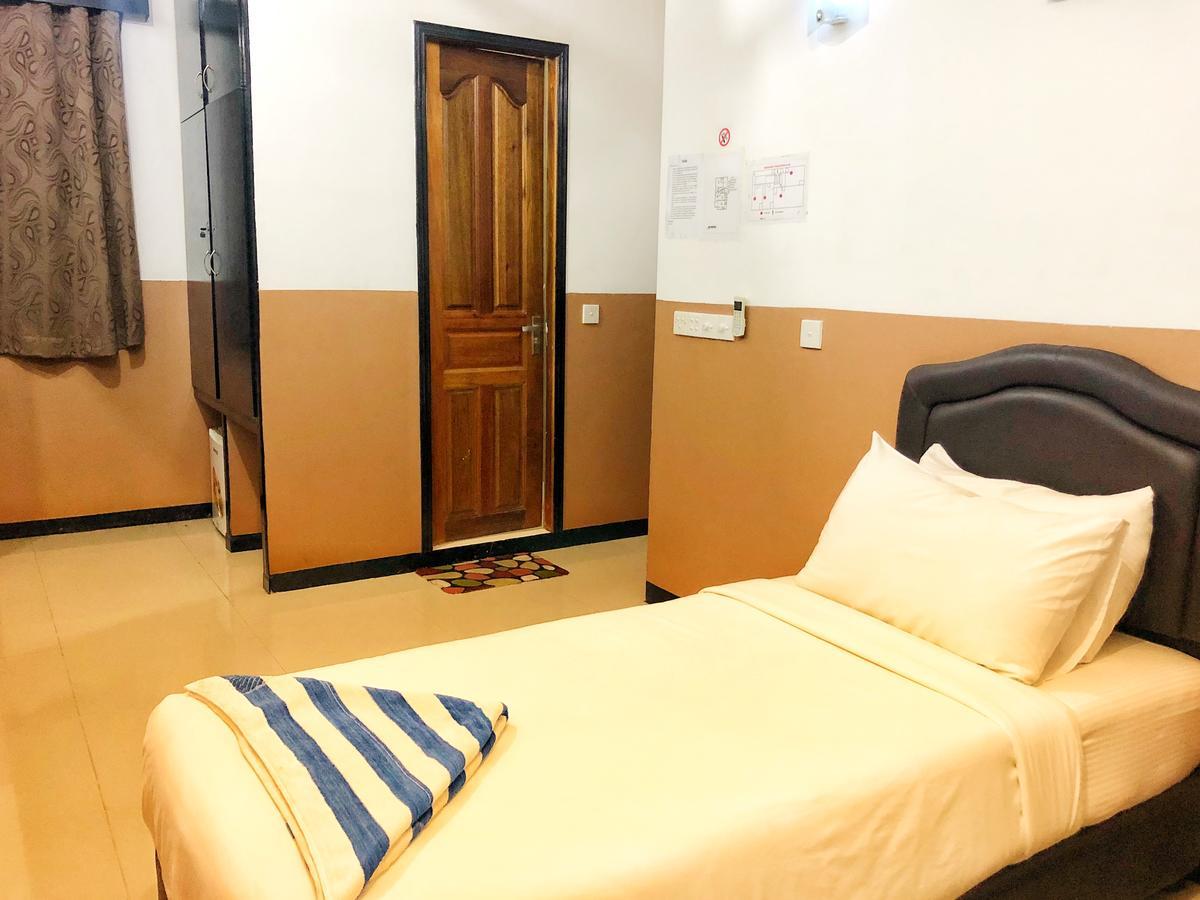 Brize Inn Хулхумале Экстерьер фото