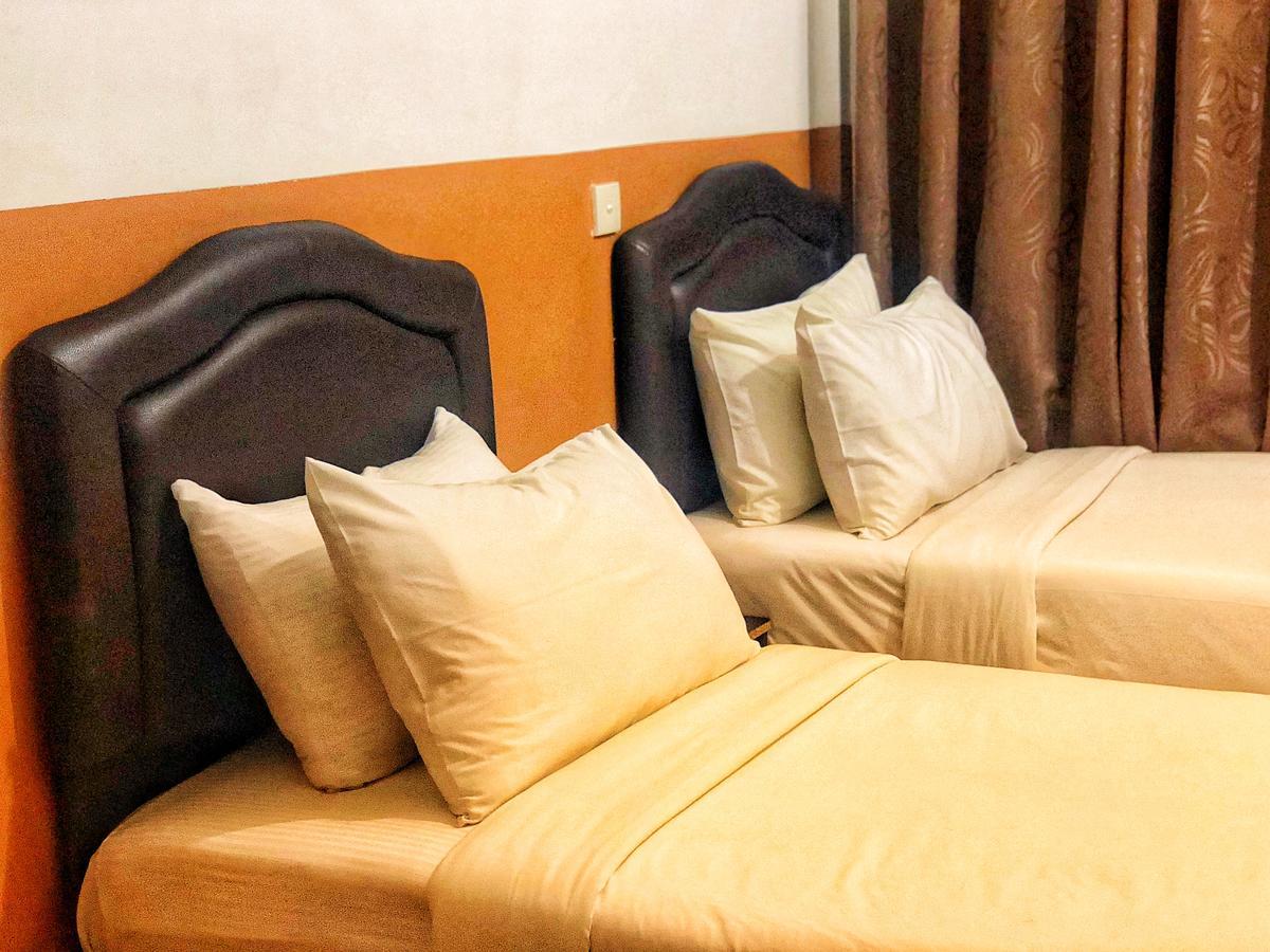 Brize Inn Хулхумале Экстерьер фото
