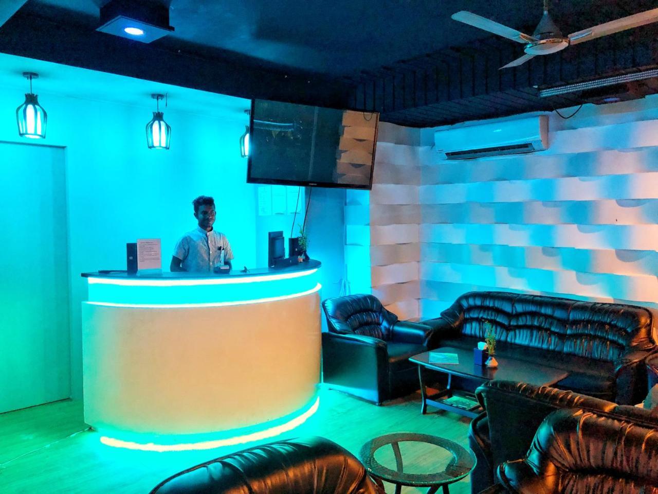 Brize Inn Хулхумале Экстерьер фото